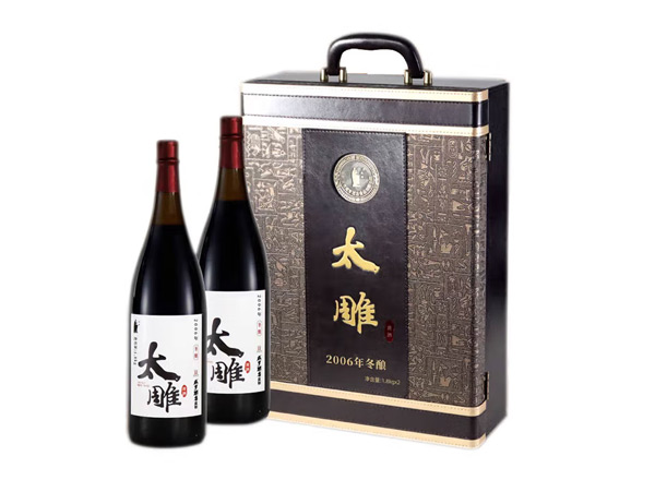 漳州回收太雕黄酒咸亨酒店太雕黄酒2006年冬酿1.8KG*2礼盒装绍兴黄酒行情价格